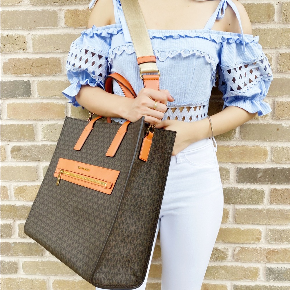 Gaby’sBags💕Michael Kors Tote Signature MK - Picture 4 of 5